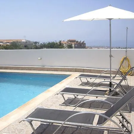 Villas Villa Peyia