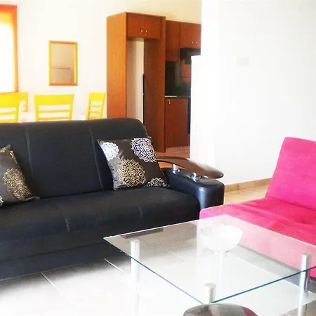 Villas Villa Peyia